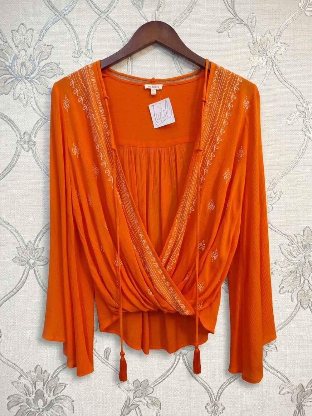 En Crème Secret Love Orange Embroidered Bell Sleeve Wrap Top Size M
